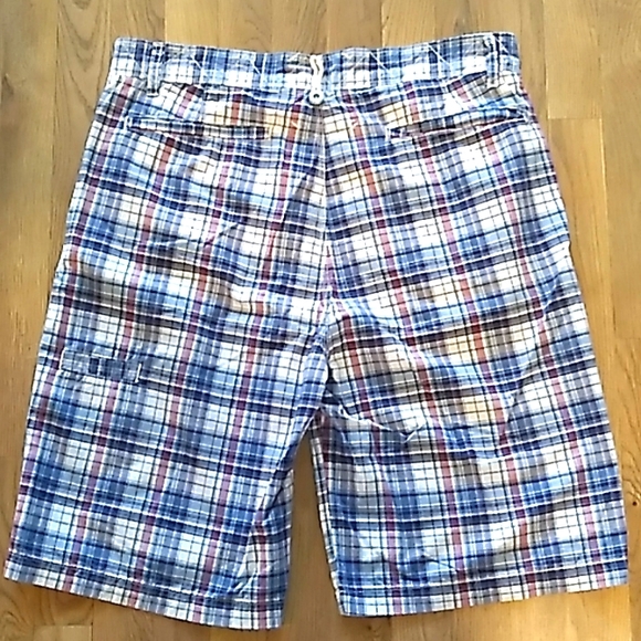 Nautica Men's Plaid Shorts. Size 36 - Picture 4 of 10